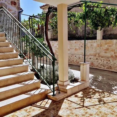 アパート Kuca Ivan スベティ・フィリップ・イ・ヤコブ