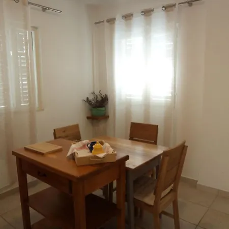 Kuca Ivan * Sveti Filip i Jakov